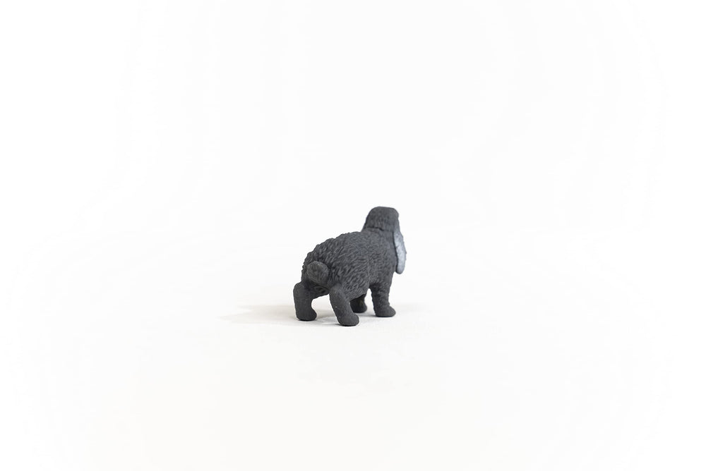 Schleich lop-eared bunny close-up emphasizes sculpted fur texture and charm.