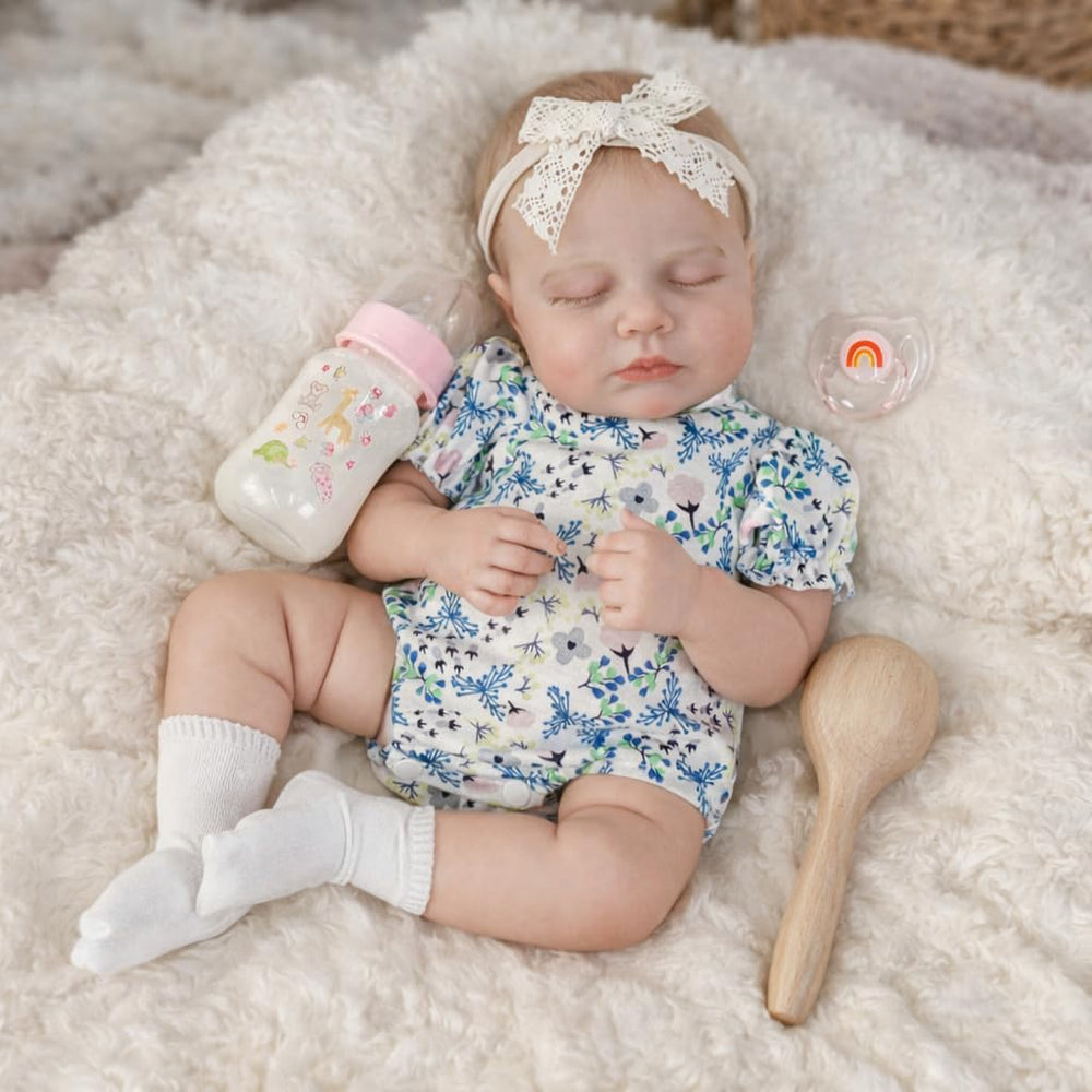 SCOM 20-inch reborn doll face detail highlights lifelike coloring for photography.