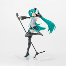 SEGA Luminasta Hatsune Miku Mega39's front view, detailed sculpting and vibrant color palette.