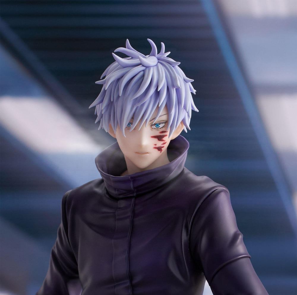 Angle view of Sega Luminasta Satoru Gojo Extermination Figure highlighting form