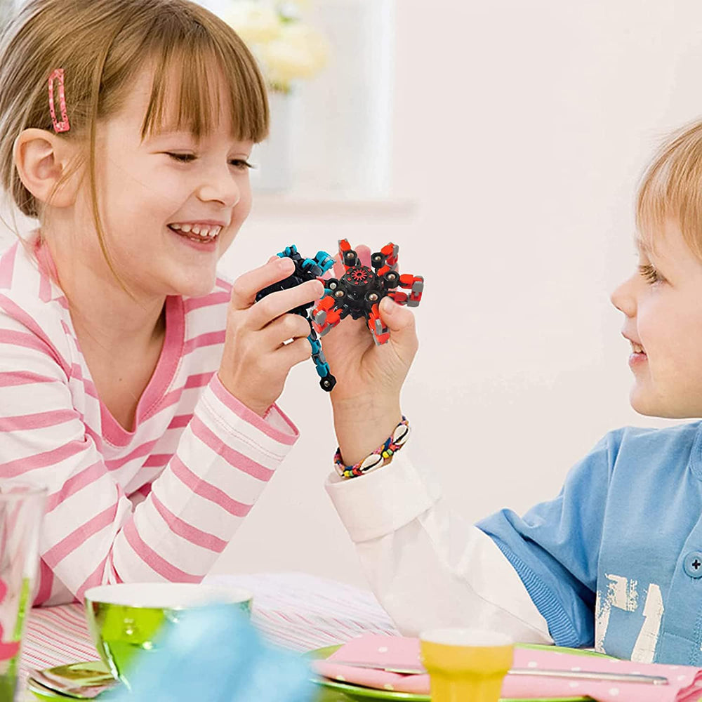 Sengtin robot-shape configurations encourage hands-on learning and motor skills.