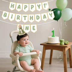 Shanmorine cake smash setup with banner enhances memories.