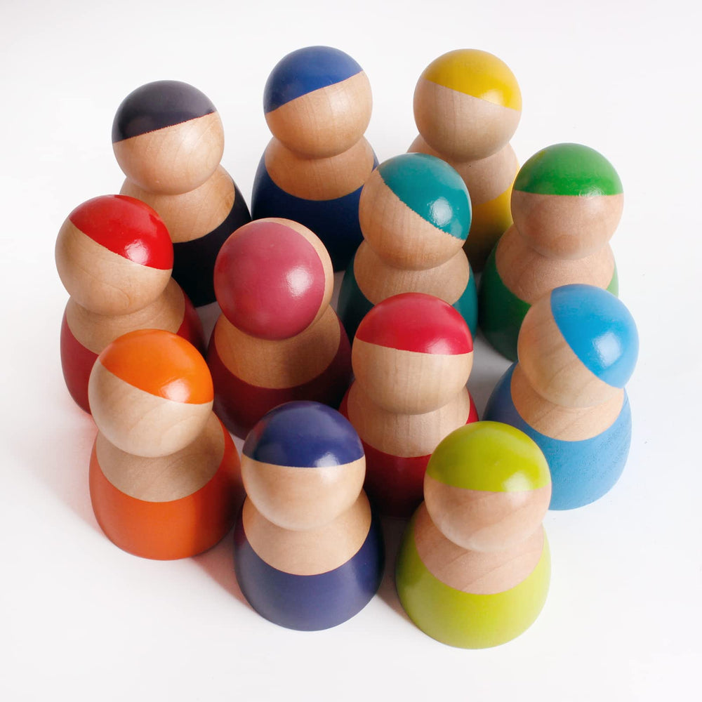 SHIERDU wooden dolls help with color recognition and shape sorting during playtime.