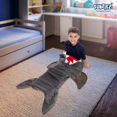 Silver Lilly Shark Tail Blanket kid-friendly fit keeps feet warm and comfortable.