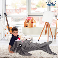 Silver Lilly Shark Tail Blanket teeth detail enhances dramatic moments and cuddly warmth.