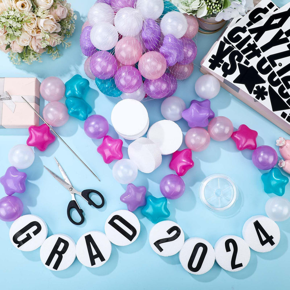 Simgoing customizable banner letters allow names and phrases.