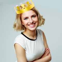 SIQUK crown size 59cm 9.5cm accommodates a wide age range.