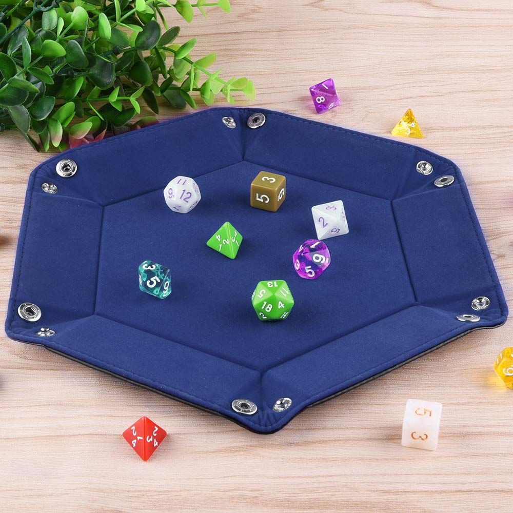 SIQUK spacious interior fits polyhedral and metal dice safely.