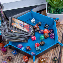 SIQUK dice tray interior close-up shows soft velvet protection.