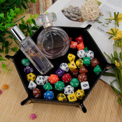 SIQUK velvet lining cushions dice and protects surfaces