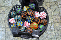 Smartdealspro retro multi-color dice enhance game aesthetics.