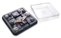 SmartGames Asteroid Escape lid keeps puzzle setup secure during transit.