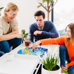 SmartGames Penguins compact box for easy storage and quick setup.