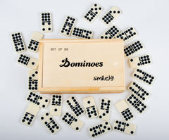 Smilejoy dominoes 55-piece set in wooden box enables quick setup.