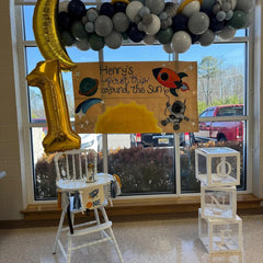 Smlpuame gold 1-balloon enhances centerpiece accents