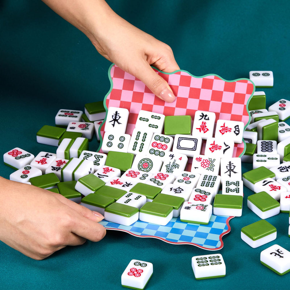 Soulchen mahjong shuffler blue with wavy edge enables quick, smooth tile mixing.