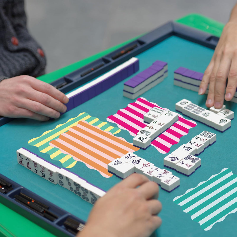 Soulchen Mahjong shuffler compact, table-ready for unobtrusive setup.