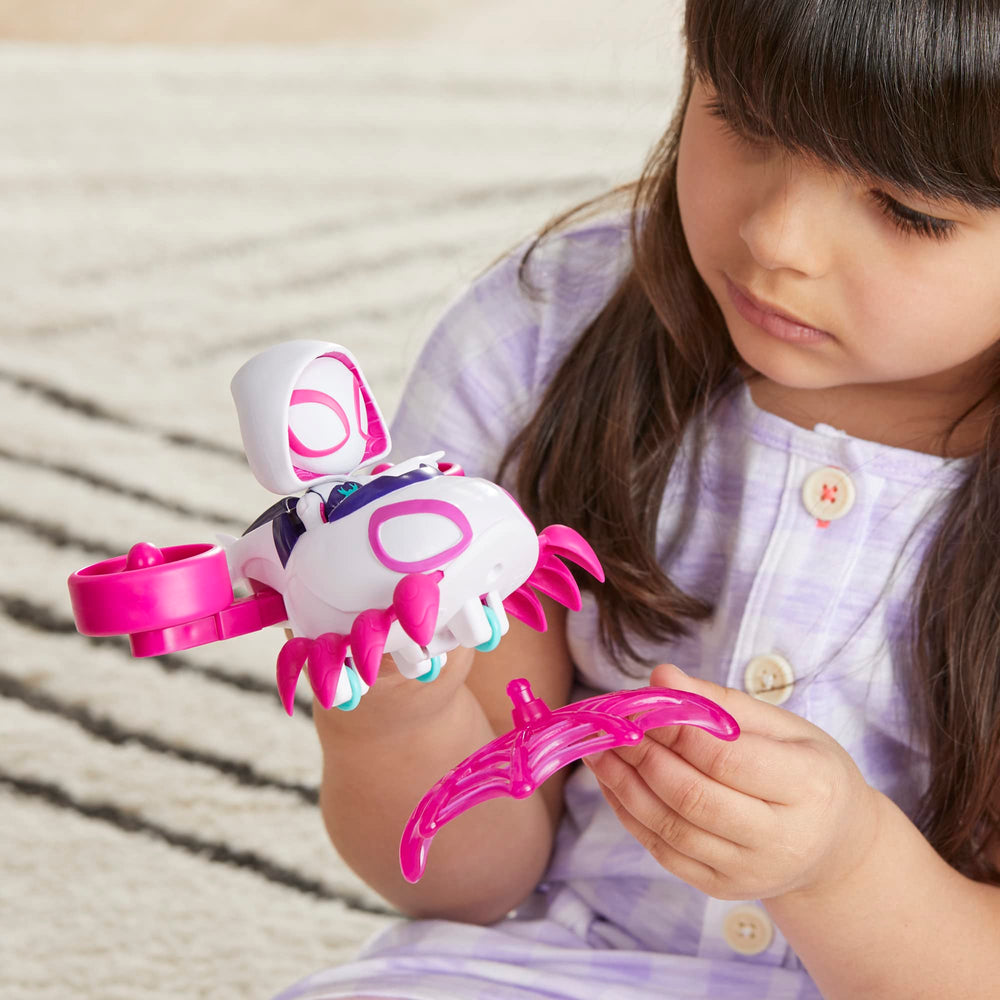 Accessory included expands play options during pretend missions.