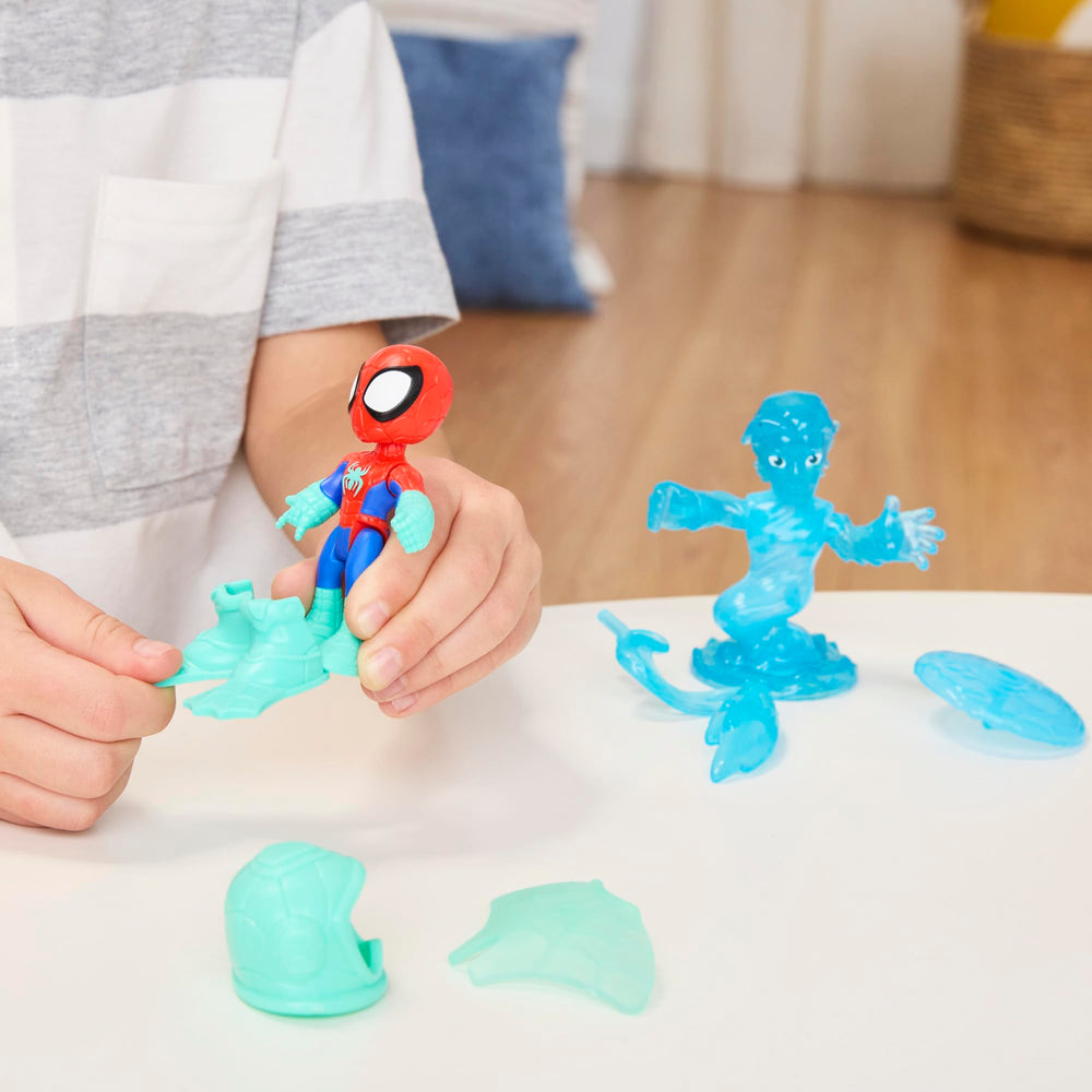 Spidey Water-Webs dive helmet adds helmeted underwater play.