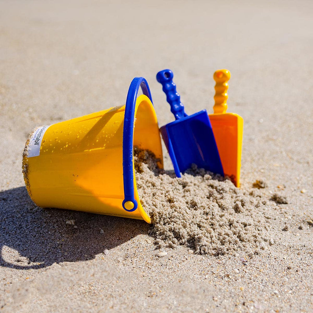 Spielstabil large sand pail colorfast materials illustrate long-lasting vibrancy in sun.
