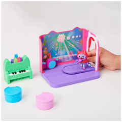 Spin Master Gabby’s Dollhouse Groovy Music Room piano with dancing kitties for lively scenes