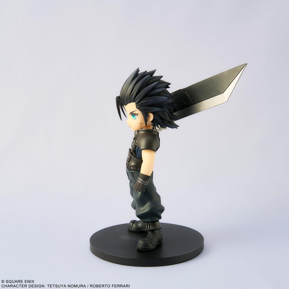 Square Enix Zack Fair dynamic pose figure showcasing action-ready stance