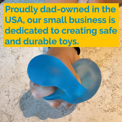 Squeez'M Chill Cube suitable for kids and adults during travel.