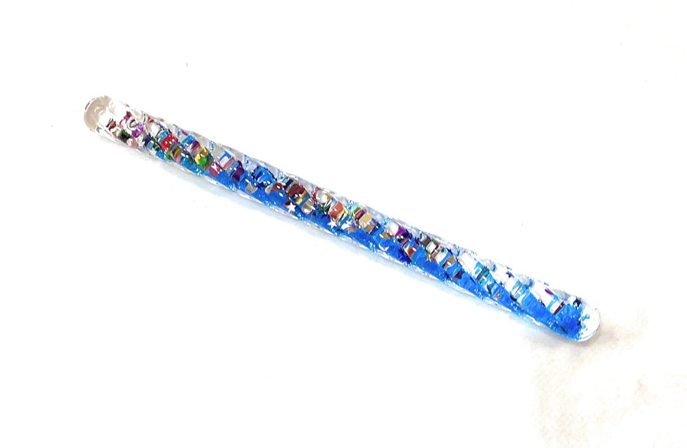 Star Magic mini-spiral glitter wand clear body showcases dancing glitter for travel.
