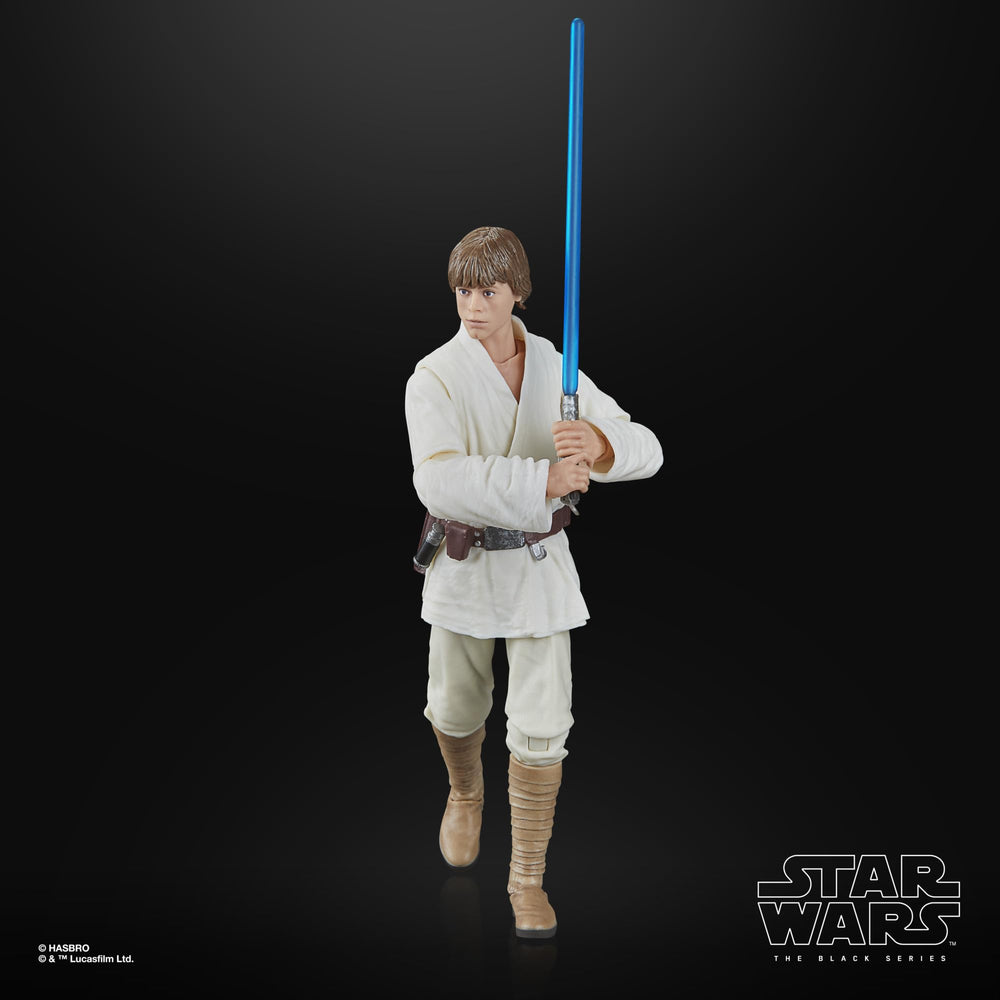 Star Wars Luke Skywalker macrobinoculars accessory enhances display versatility.