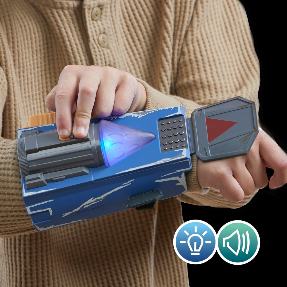 STAR WARS Mandalorian-powered accessory complements Star Wars costumes.