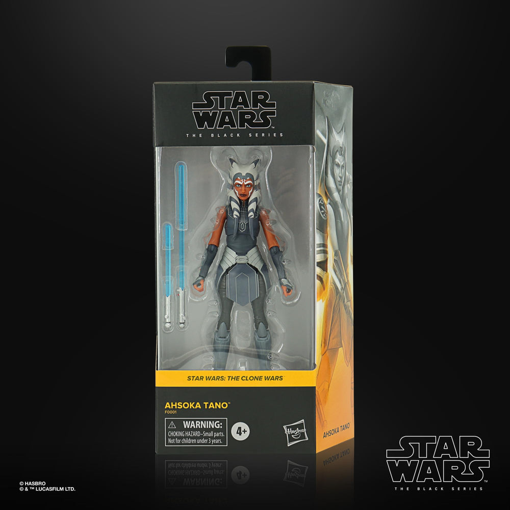 STAR WARS The Black Series Ahsoka Tano figure articulation enables dynamic posing.