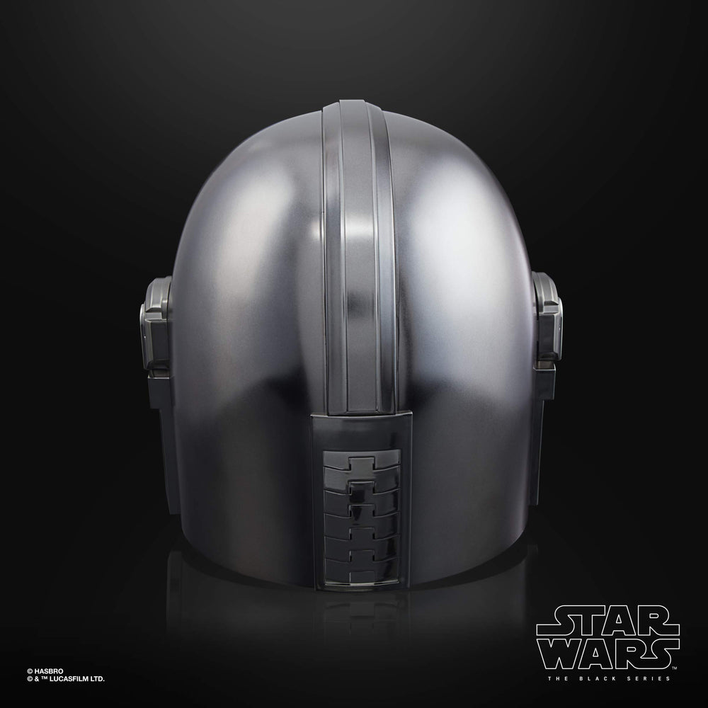 STAR WARS Mandalorian helmet interior padding ensures comfortable extended play.