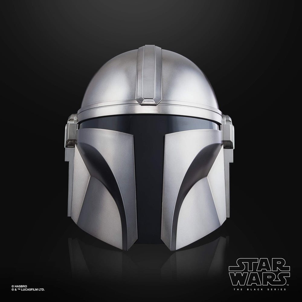 STAR WARS Black Series helmet removable tactical light adds dramatic effects.
