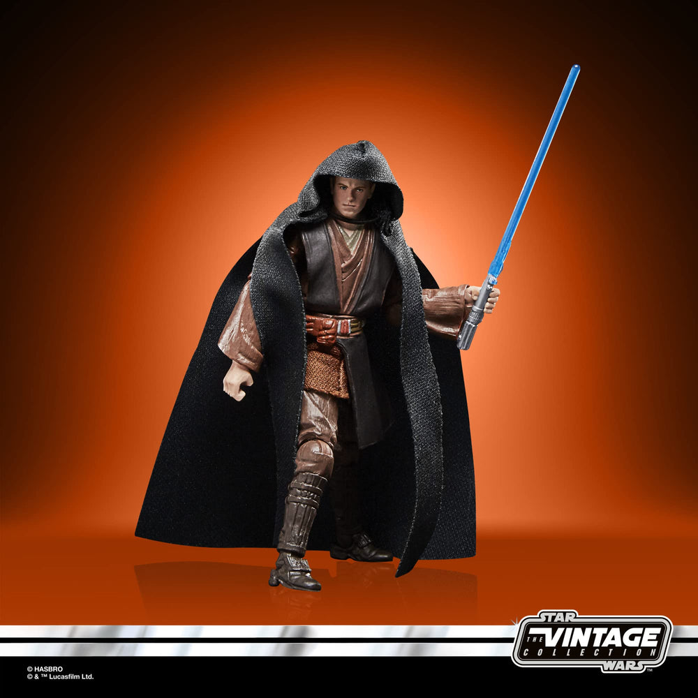 STAR WARS Anakin Skywalker Padawan close-up details emphasize sculpt and deco.