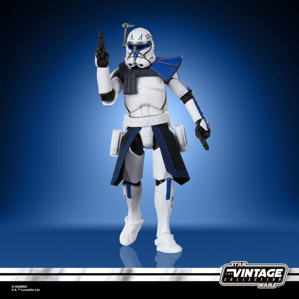STAR WARS Vintage Collection premium articulation enables versatile poses.