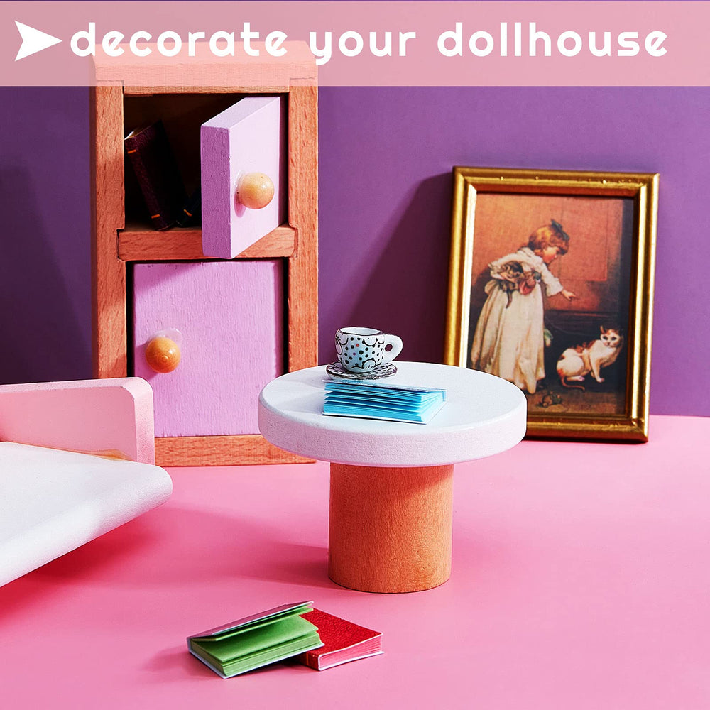 Sumind two clipboards add realistic teaching tools to tiny rooms.