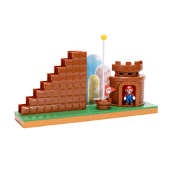 Super Mario 2.5-inch figure enables easy handling and posing.