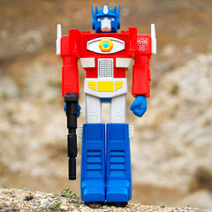 Optimus Prime Super Shogun chest opens to reveal Matrix of Leadership for display