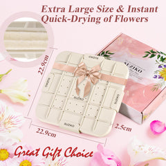 Suziko fast-drying cycles demonstrate quick microwave sessions to preserve petals and leaves.