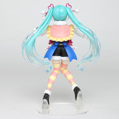 Taito Hatsune Miku Winter Version figure on display shelf.