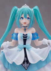 Taito Hatsune Miku Wonderland Cinderella side view highlighting profile