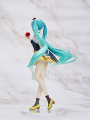 Taito Hatsune Miku Wonderland Figure Snow White dynamic pose
