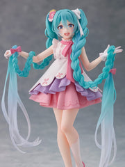 Close-up of Taito Hatsune Miku Rapunzel detailed sculpture features