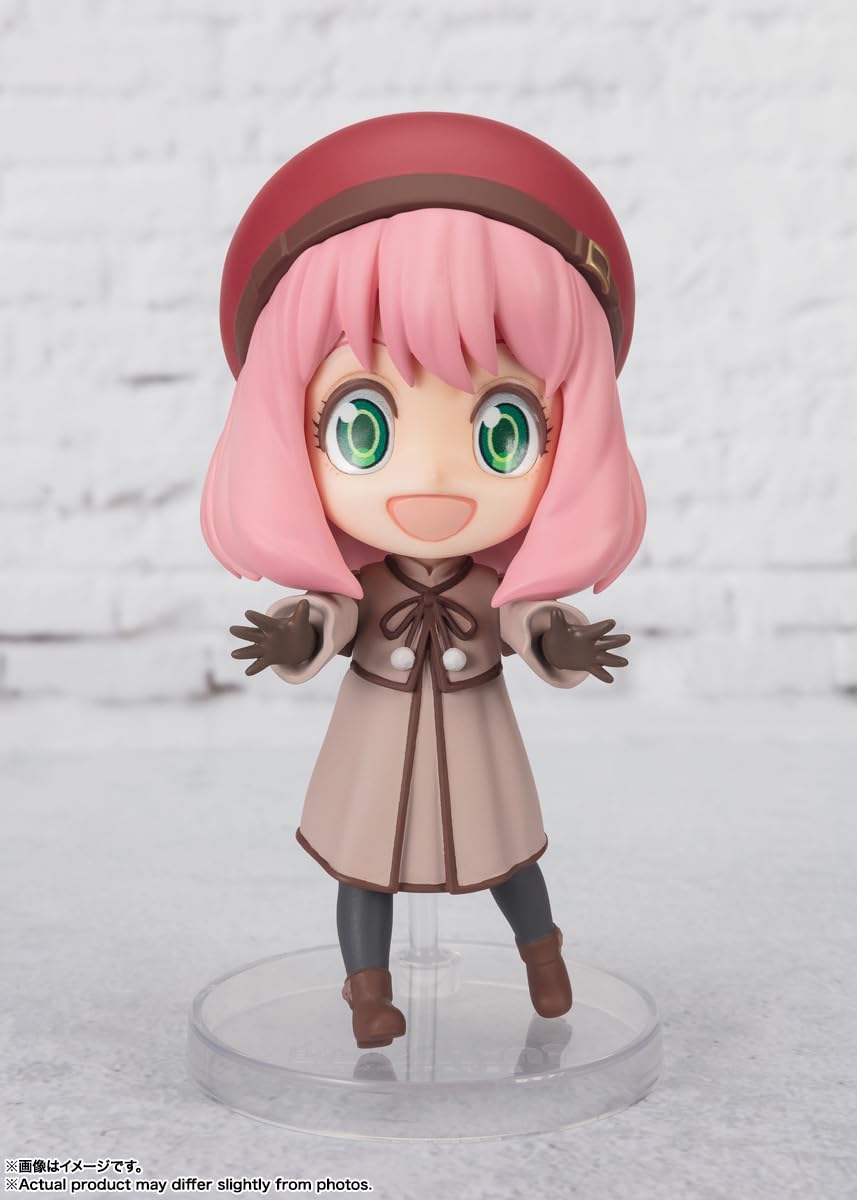 Lifelike eyes detail on Anya Forger Code White figure