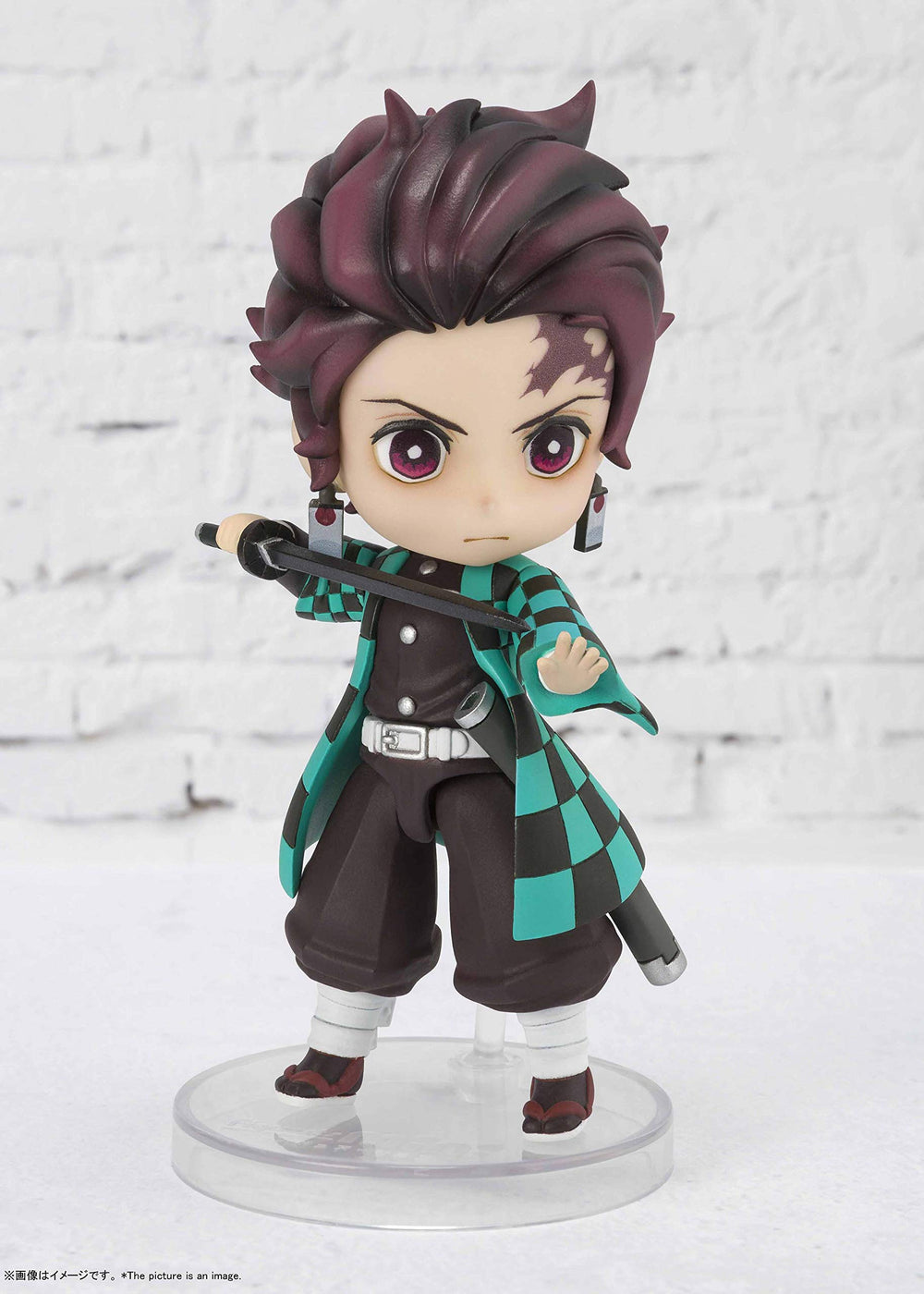 Tanjiro Figuarts mini with optional arms for versatile display options