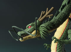 Shenron undulating-poses highlights dramatic coiling and lifelike movement for display.
