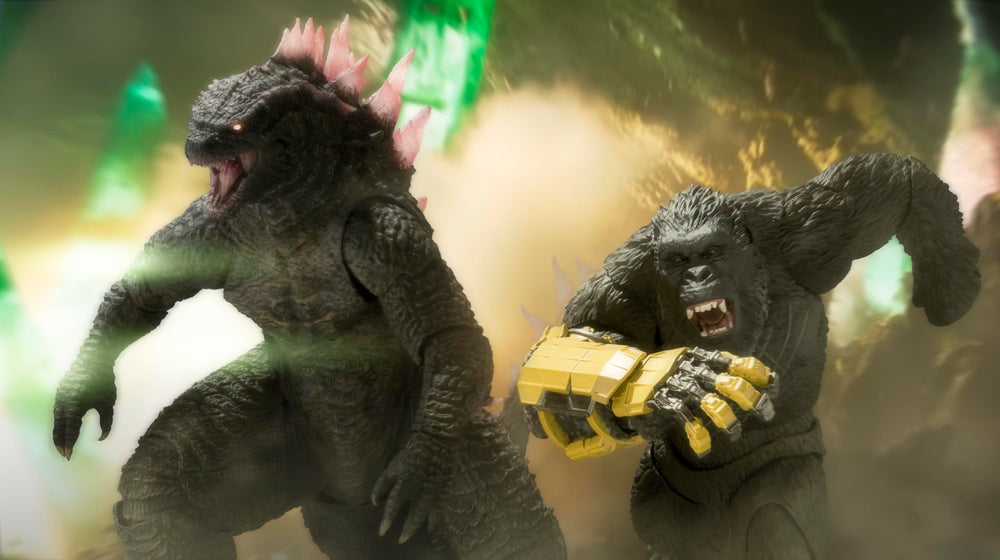Kong BEAST glove accessory attaches to Kong for dramatic cross-figure scenes.