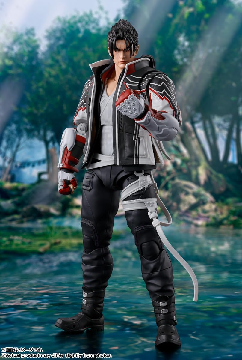 Jin Kazama S.H.Figuarts hands enable pose versatility for action moments.