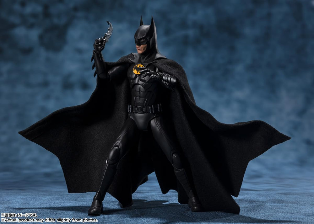 Tamashii Nations The Flash Batman S.H.Figuarts Batarangs included for display