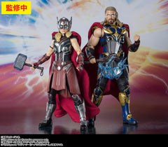 Tamashii Nations Thor Love & Thunder cape wired for precise poseability